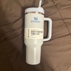 NEW 40oz Stanley Quencher H2.0 Tumbler - Fog
